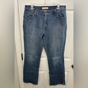 Levi’s 550 relaxed boot cut jeans size 14 medium inseam 31”